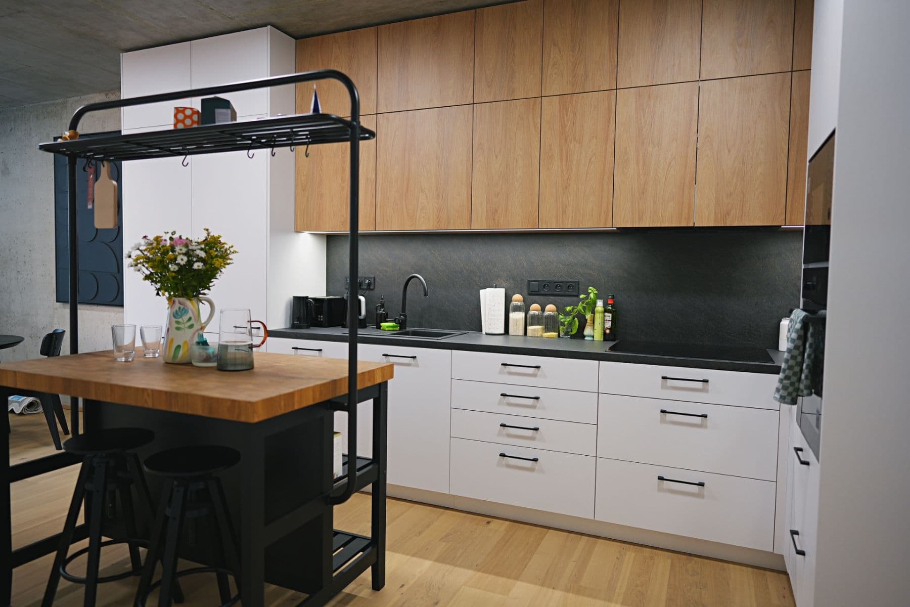 2 bedroom with open-plan kitchen flat to rent, 73 m², Kolbenova, Prague, Prague 2 bedroom with open-plan kitchen flat to rent, 73 m², Kolbenova, Prague, Prague
