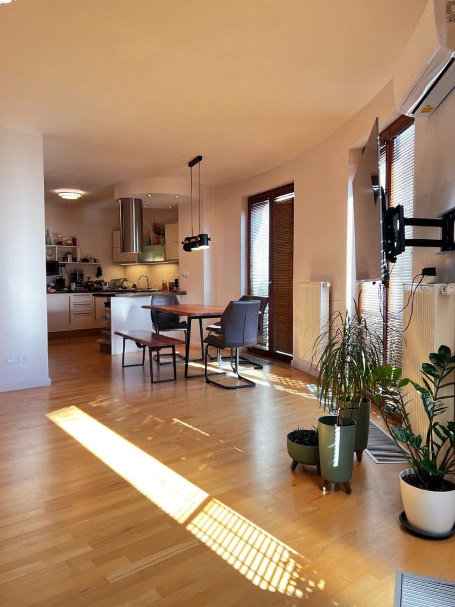 2 bedroom with open-plan kitchen flat to rent, 91 m², Musílkova, Prague, Prague 2 bedroom with open-plan kitchen flat to rent, 91 m², Musílkova, Prague, Prague