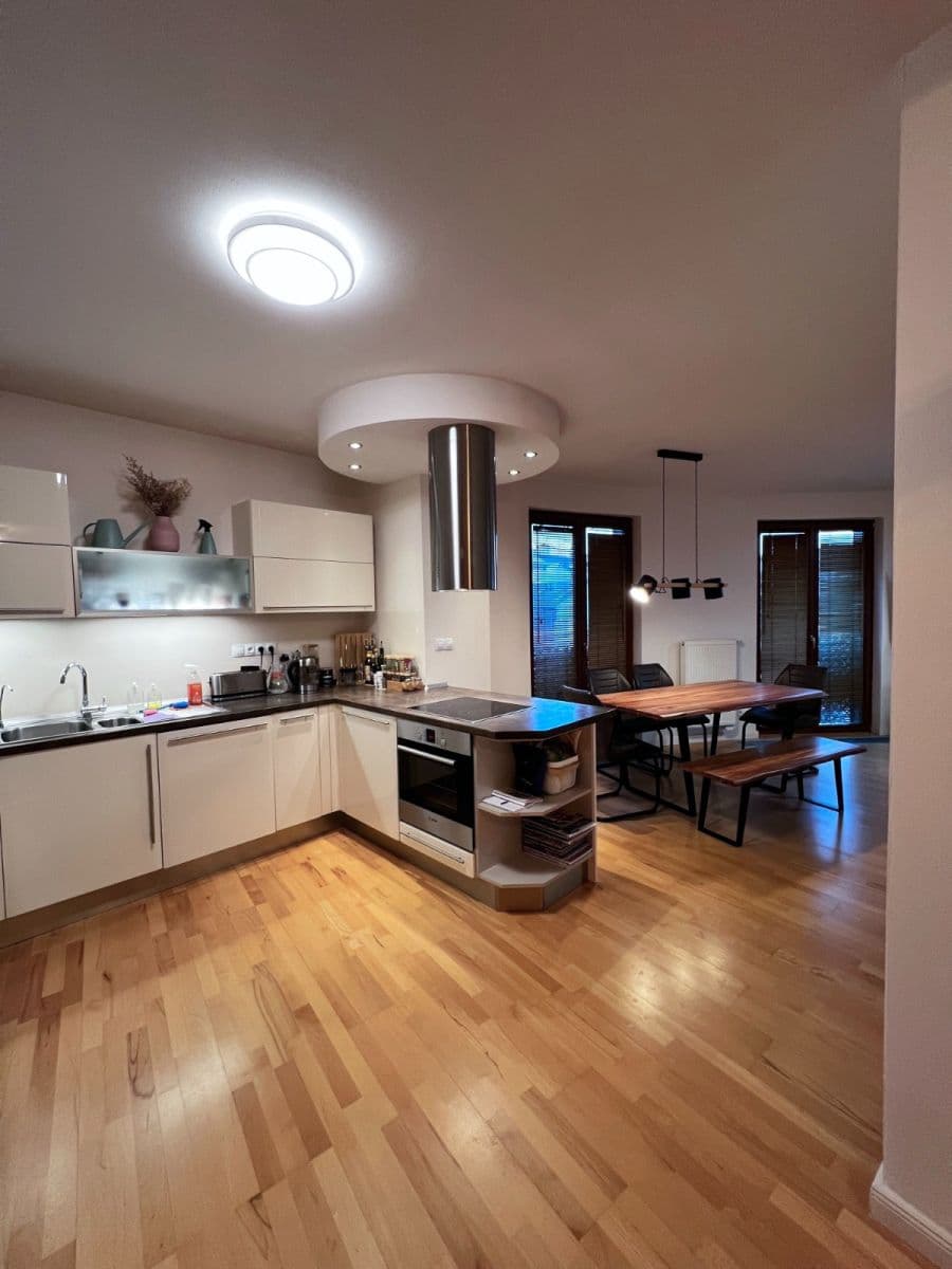 2 bedroom with open-plan kitchen flat to rent, 91 m², Musílkova, Prague, Prague 2 bedroom with open-plan kitchen flat to rent, 91 m², Musílkova, Prague, Prague