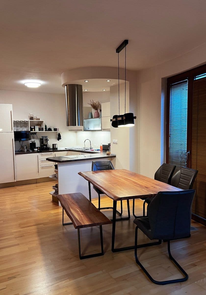 2 bedroom with open-plan kitchen flat to rent, 91 m², Musílkova, Prague, Prague 2 bedroom with open-plan kitchen flat to rent, 91 m², Musílkova, Prague, Prague