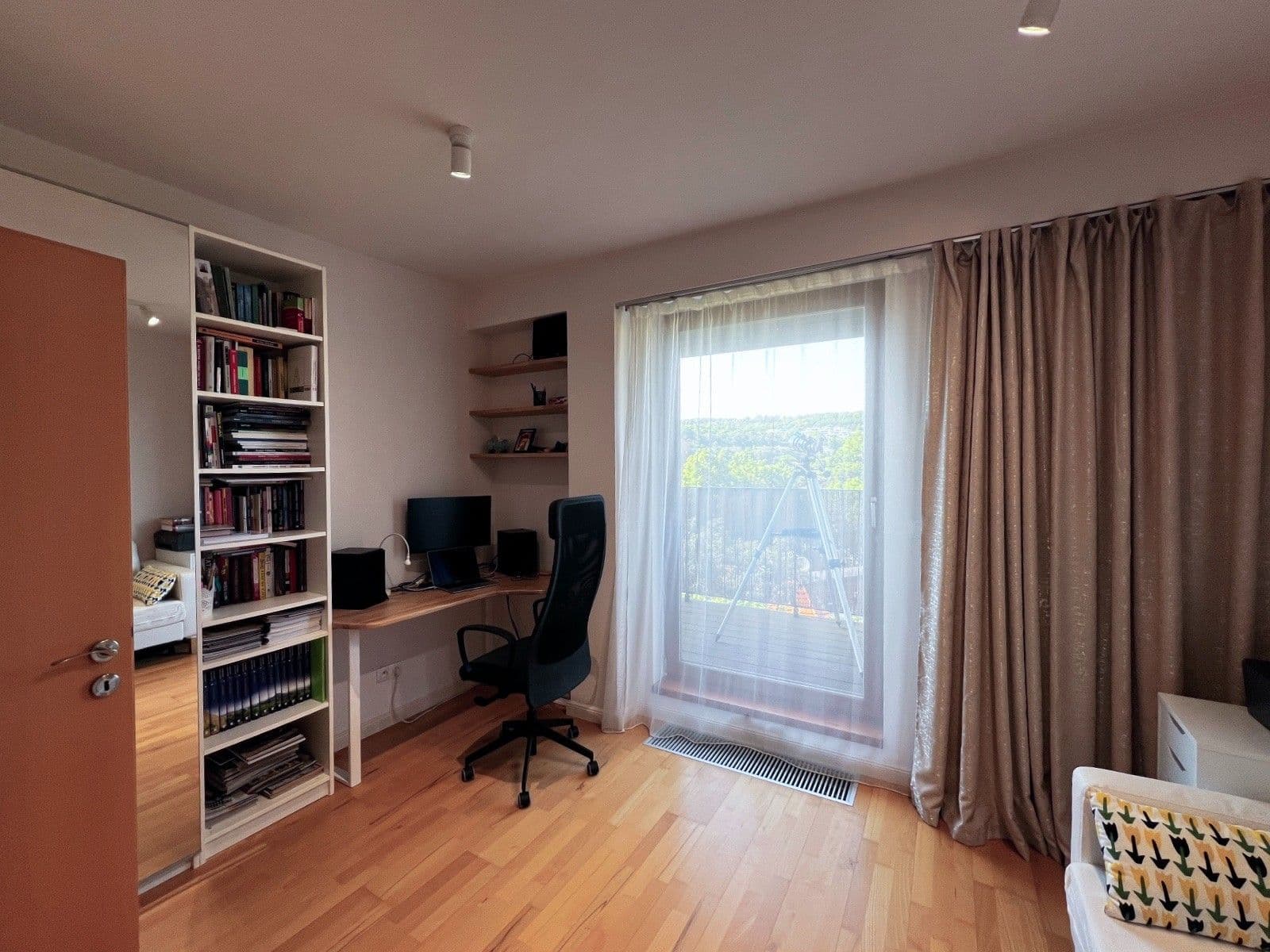 2 bedroom with open-plan kitchen flat to rent, 91 m², Musílkova, Prague, Prague 2 bedroom with open-plan kitchen flat to rent, 91 m², Musílkova, Prague, Prague