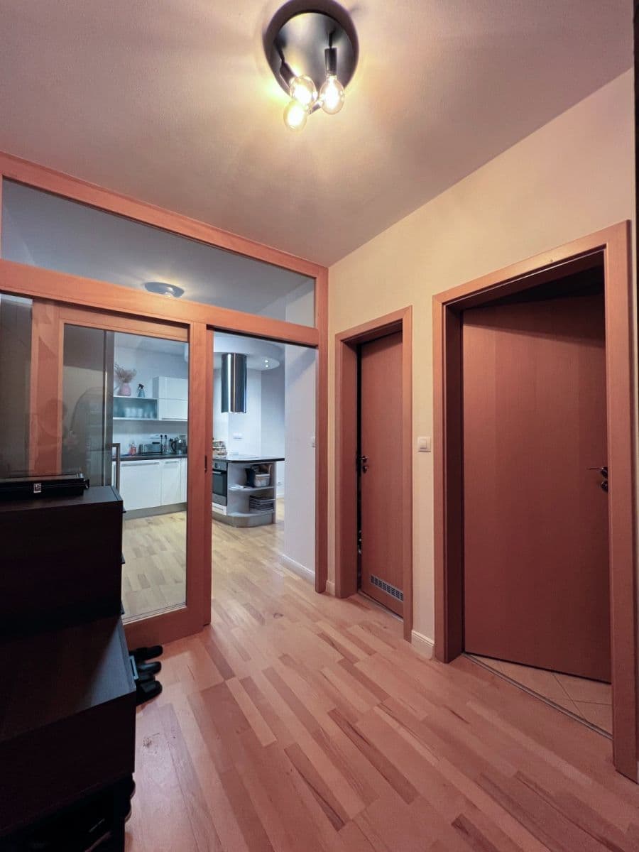 2 bedroom with open-plan kitchen flat to rent, 91 m², Musílkova, Prague, Prague 2 bedroom with open-plan kitchen flat to rent, 91 m², Musílkova, Prague, Prague