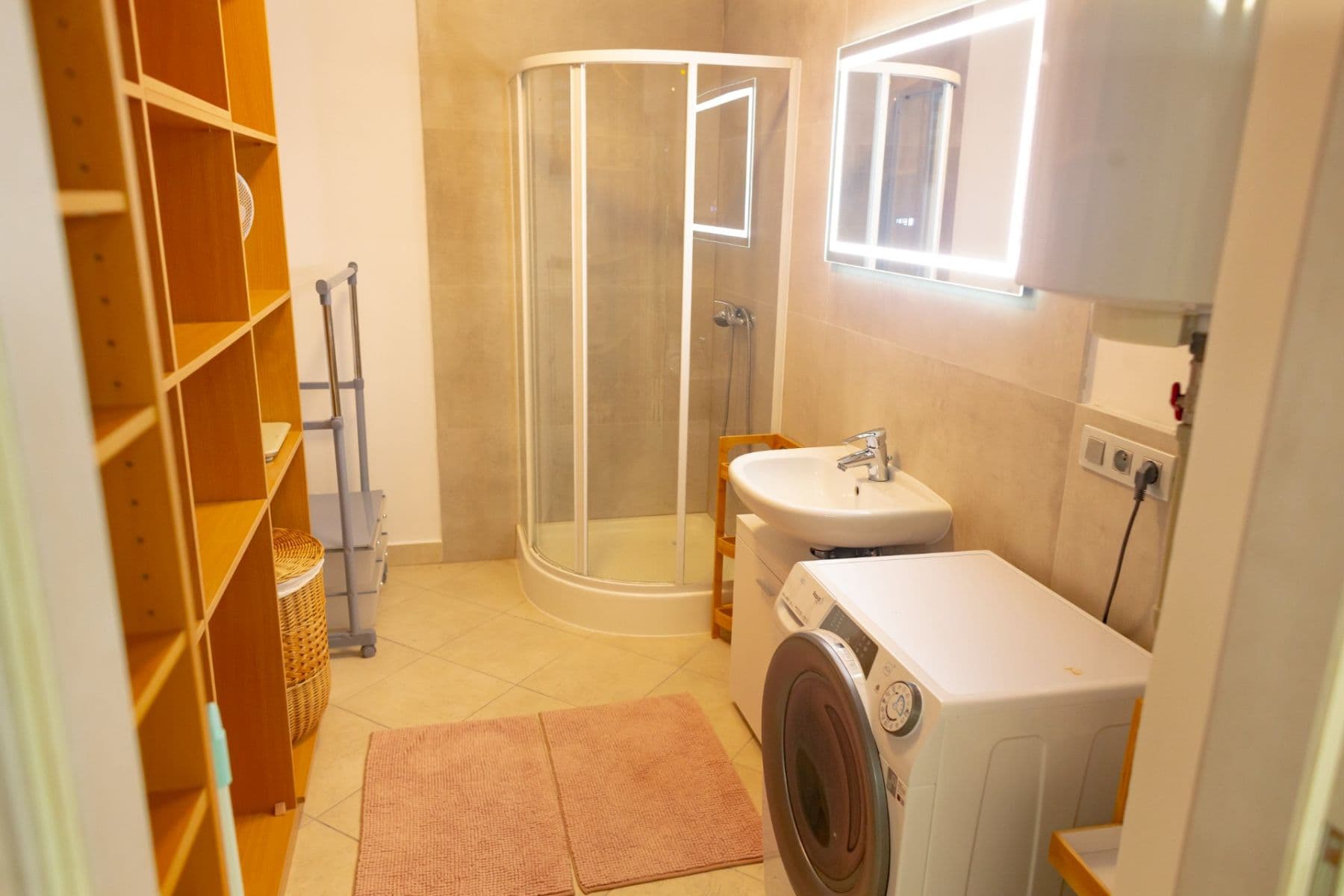 1 bedroom with open-plan kitchen flat to rent, 70 m², Nebušická, Prague, Prague 1 bedroom with open-plan kitchen flat to rent, 70 m², Nebušická, Prague, Prague