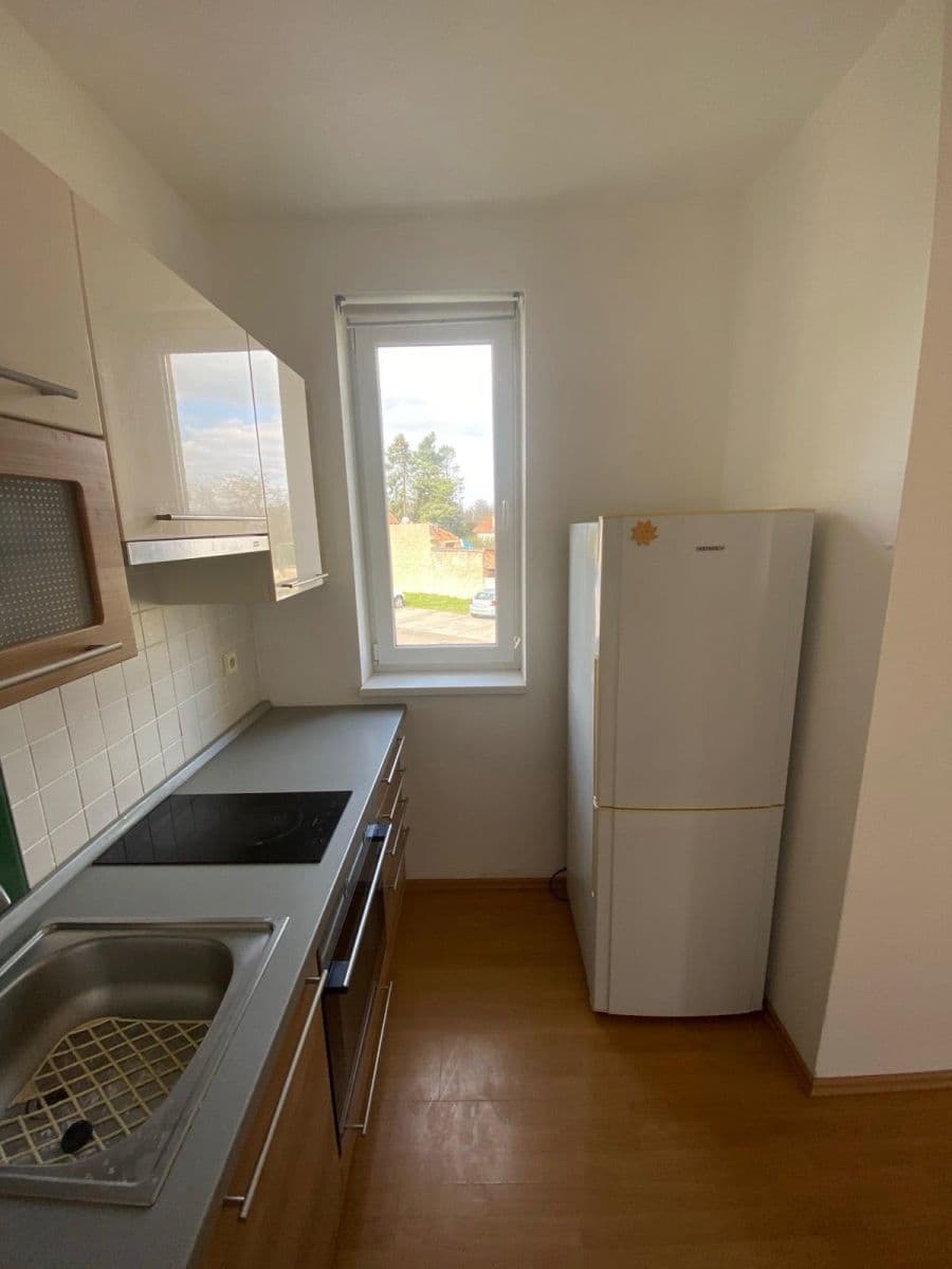 Studio flat to rent, 40 m², Vilová, Jirny, Středočeský Region Studio flat to rent, 40 m², Vilová, Jirny, Středočeský Region