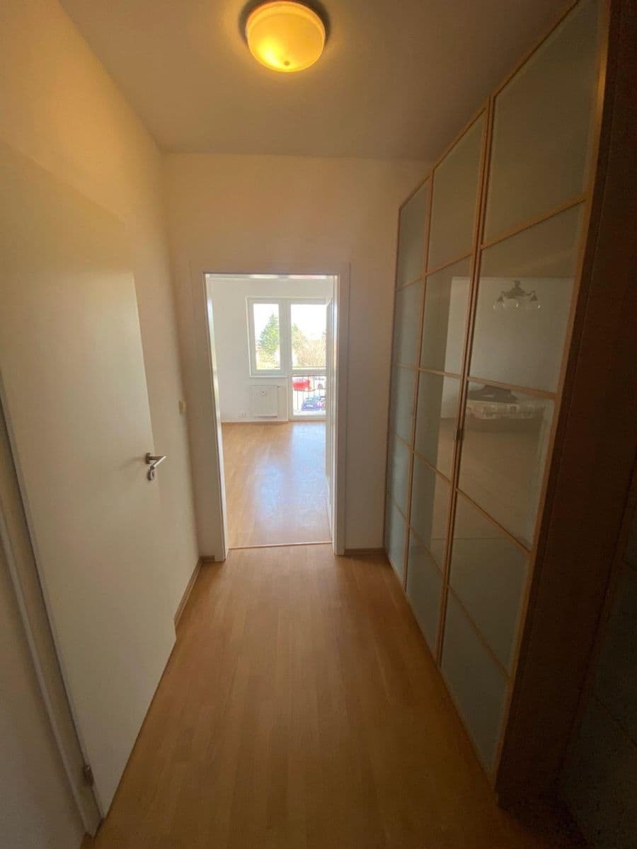 Studio flat to rent, 40 m², Vilová, Jirny, Středočeský Region Studio flat to rent, 40 m², Vilová, Jirny, Středočeský Region
