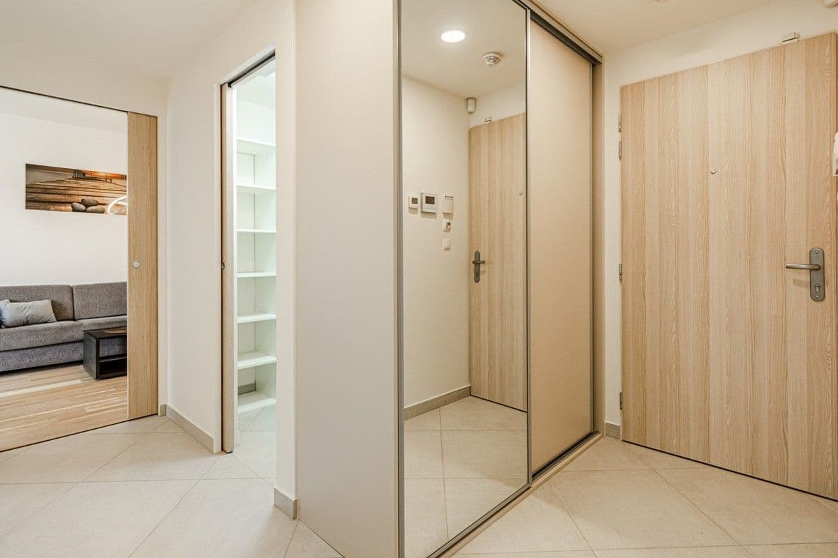 1 bedroom with open-plan kitchen flat for sale, 56 m², Kurta Konráda, Prague, Prague 1 bedroom with open-plan kitchen flat for sale, 56 m², Kurta Konráda, Prague, Prague
