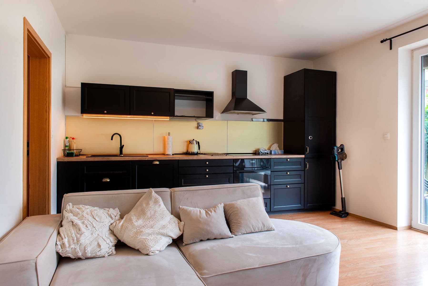 1 bedroom with open-plan kitchen flat to rent, 48 m², Ječná, Hostivice, Středočeský Region 1 bedroom with open-plan kitchen flat to rent, 48 m², Ječná, Hostivice, Středočeský Region
