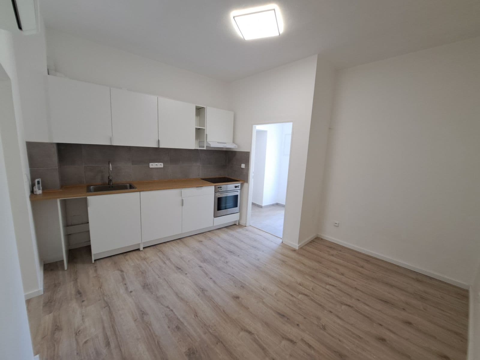 2 bedroom flat to rent, 58 m², Žatecká, Jesenice, Středočeský Region 2 bedroom flat to rent, 58 m², Žatecká, Jesenice, Středočeský Region