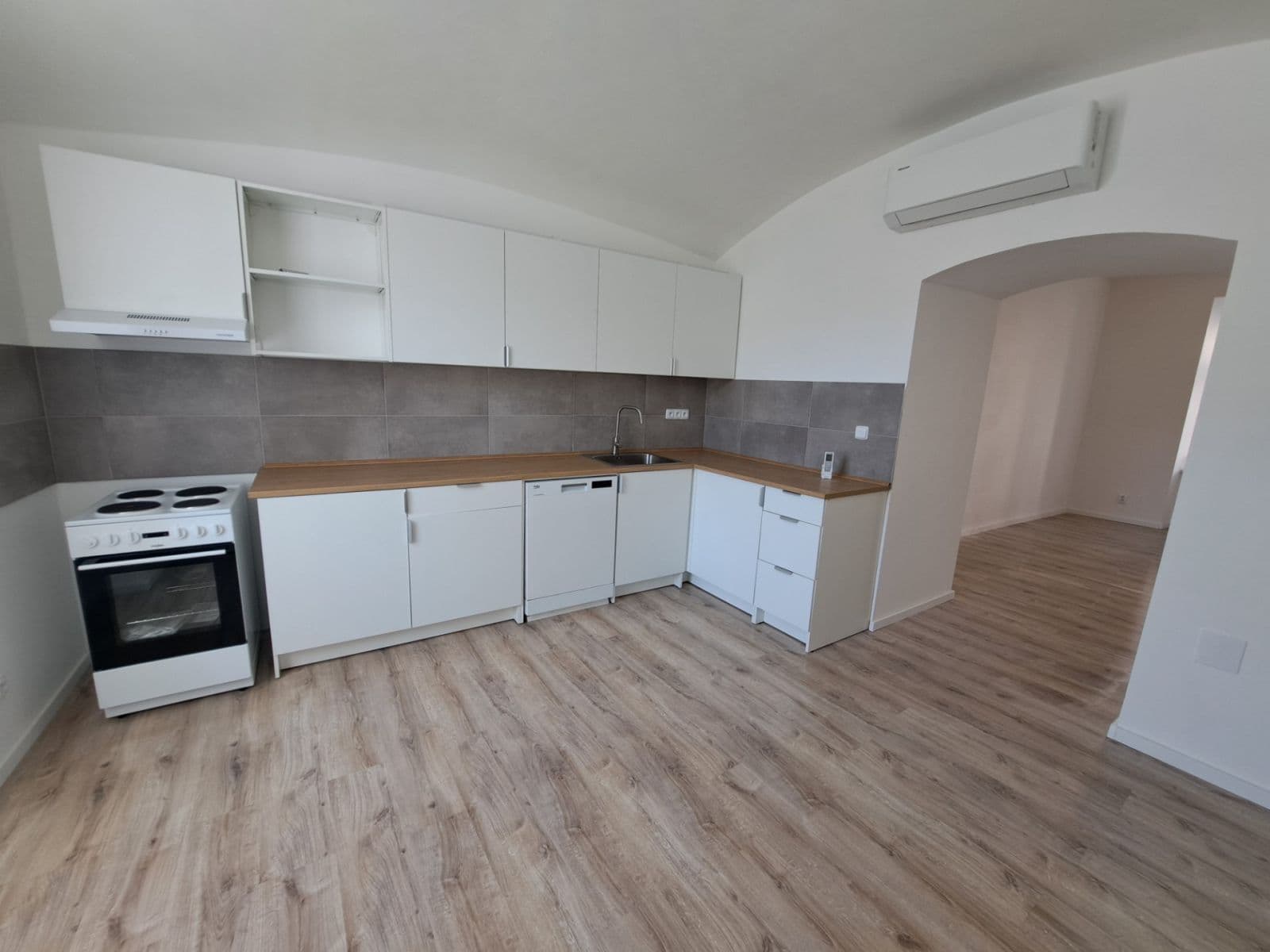 2 bedroom flat to rent, 58 m², Žatecká, Jesenice, Středočeský Region 2 bedroom flat to rent, 58 m², Žatecká, Jesenice, Středočeský Region
