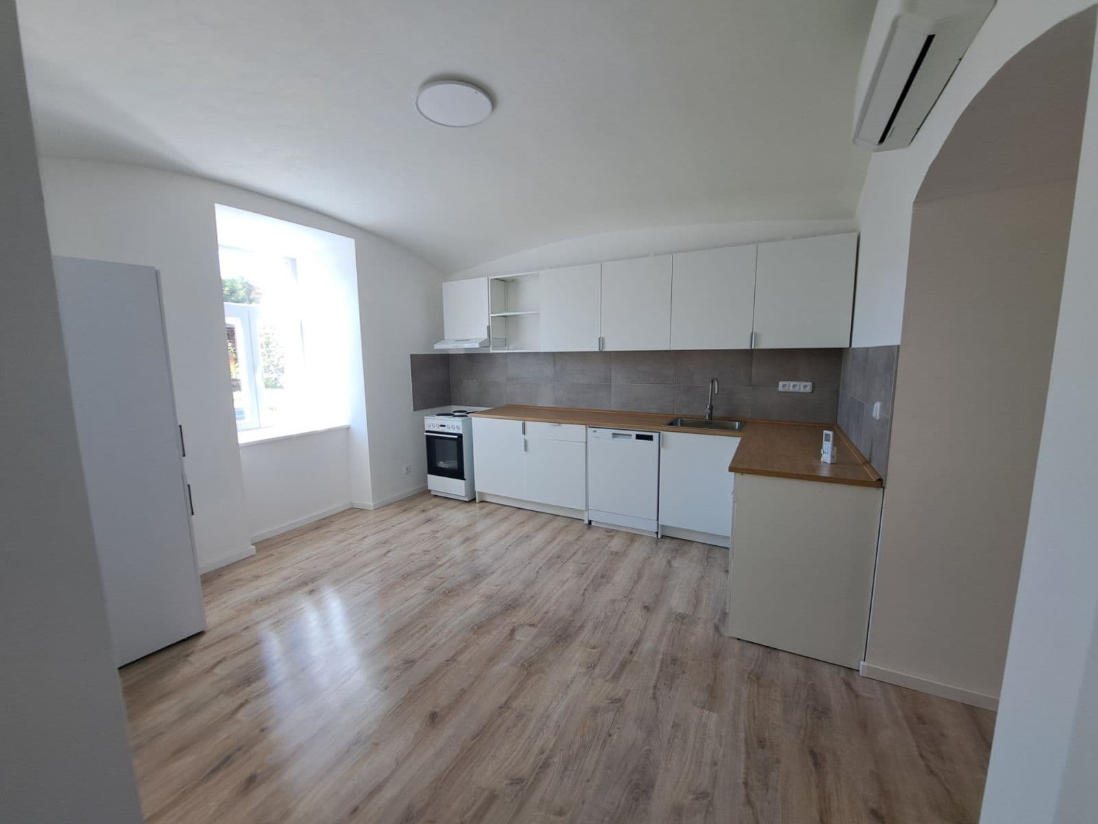 2 bedroom flat to rent, 58 m², Žatecká, Jesenice, Středočeský Region 2 bedroom flat to rent, 58 m², Žatecká, Jesenice, Středočeský Region