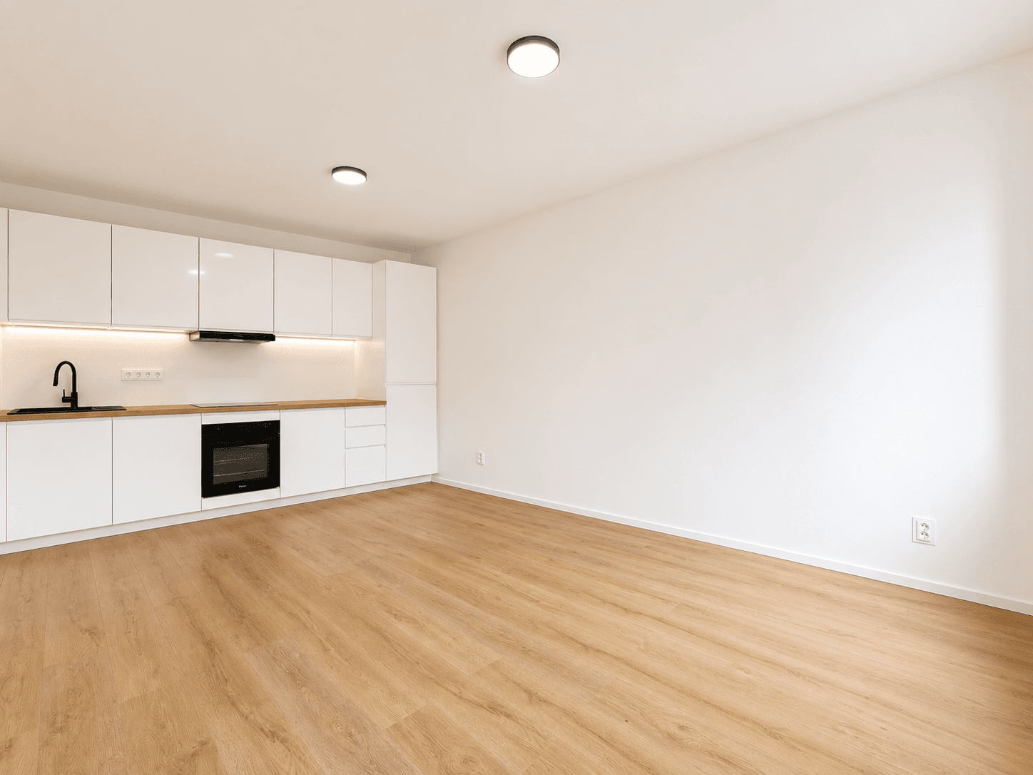 1 bedroom with open-plan kitchen flat for sale, 40 m², Plukovníka Mráze, Prague, Prague 1 bedroom with open-plan kitchen flat for sale, 40 m², Plukovníka Mráze, Prague, Prague