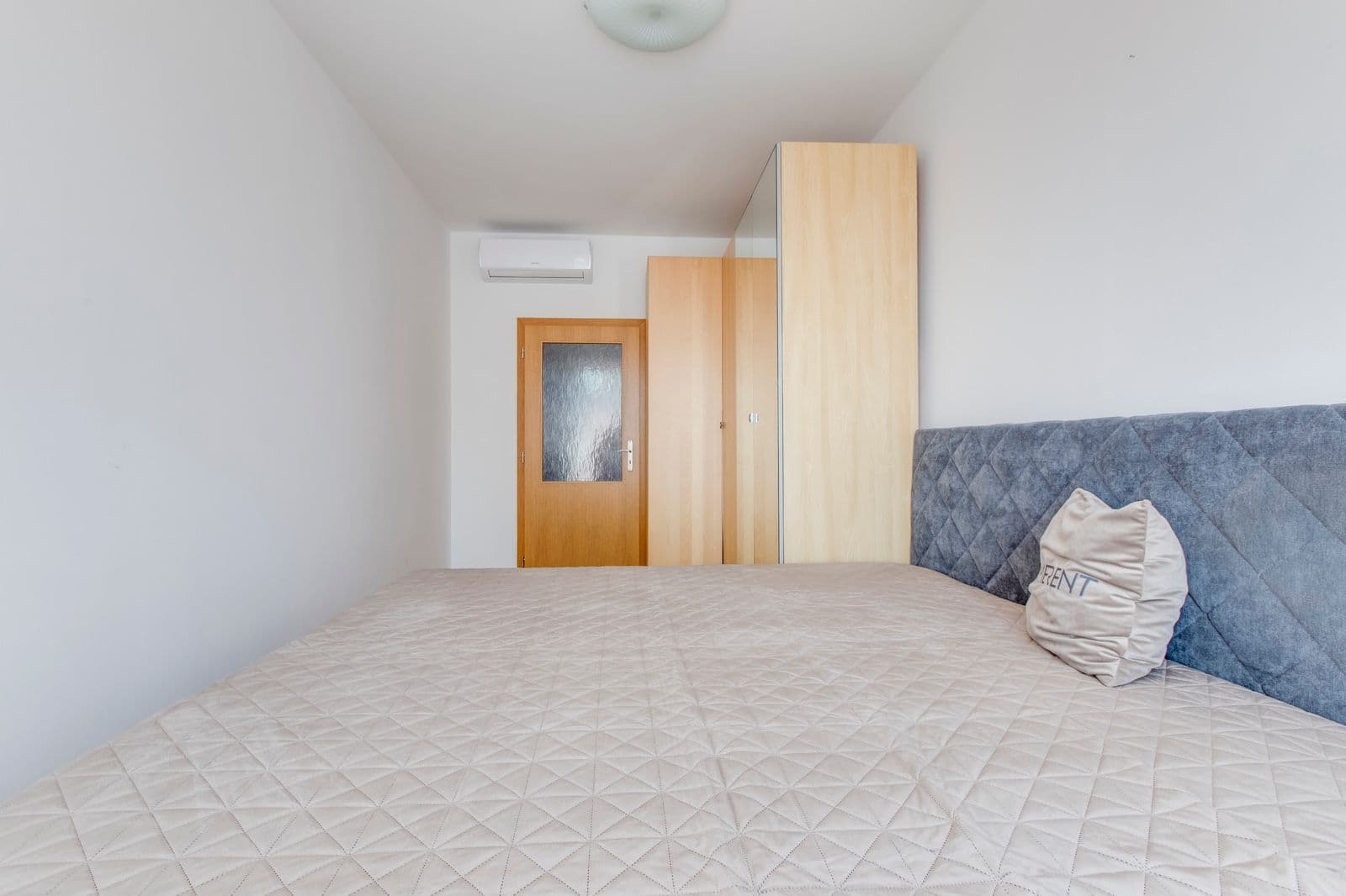 1 bedroom with open-plan kitchen flat to rent, 54 m², Meteorologická, Prague, Prague 1 bedroom with open-plan kitchen flat to rent, 54 m², Meteorologická, Prague, Prague