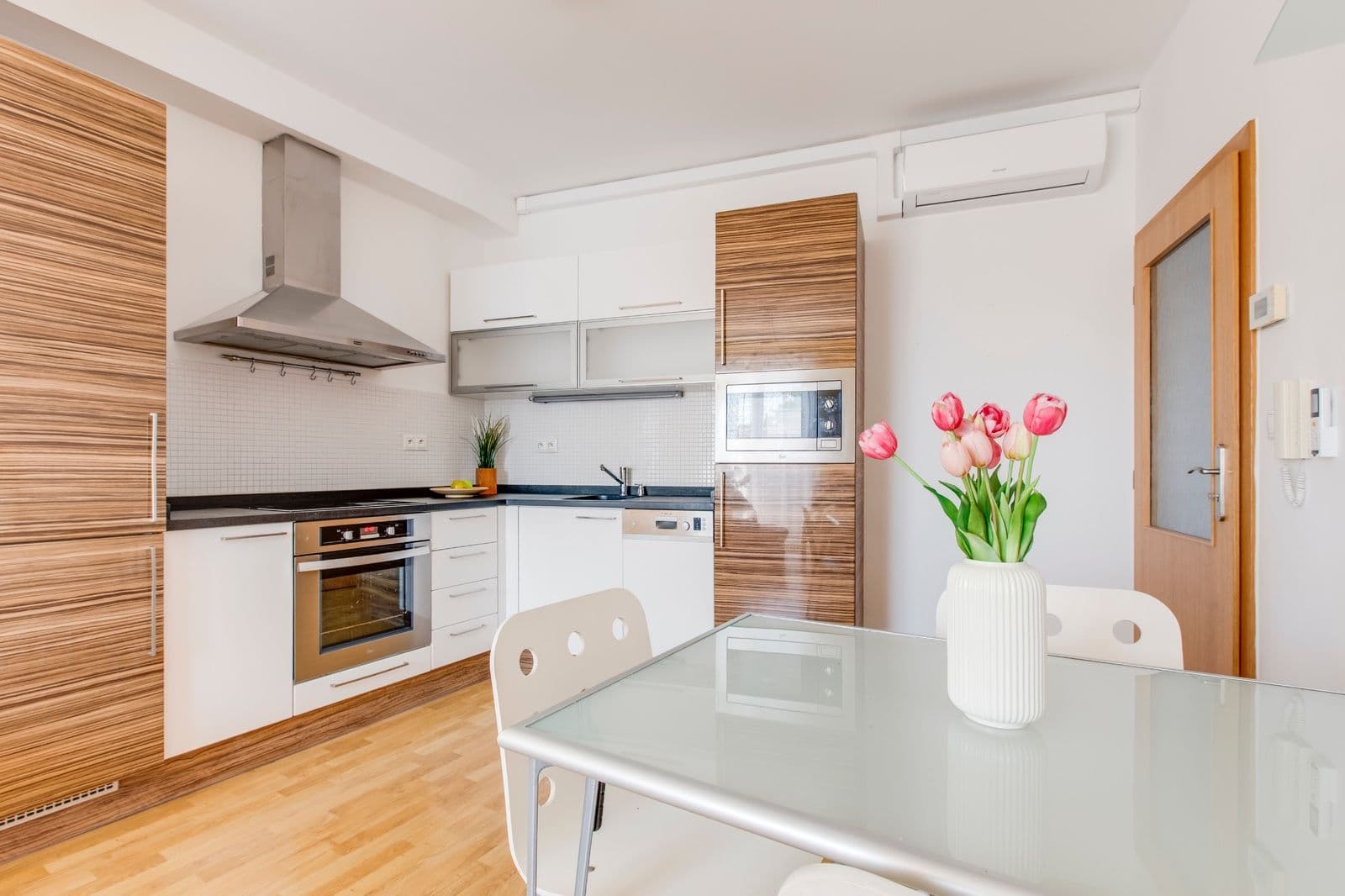 1 bedroom with open-plan kitchen flat to rent, 54 m², Meteorologická, Prague, Prague 1 bedroom with open-plan kitchen flat to rent, 54 m², Meteorologická, Prague, Prague