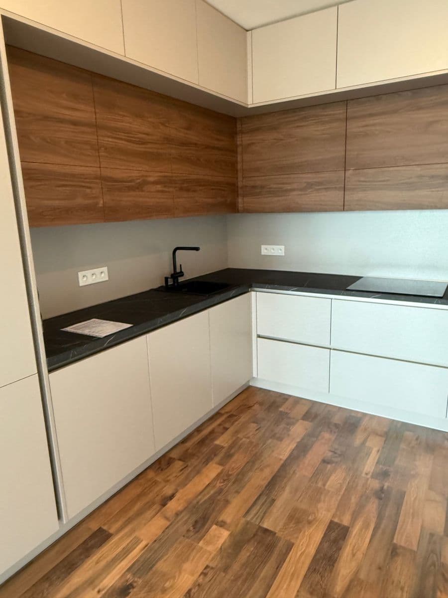 4 bedroom with open-plan kitchen flat to rent, 153 m², Na Perštýně, Liberec, Liberecký Region 4 bedroom with open-plan kitchen flat to rent, 153 m², Na Perštýně, Liberec, Liberecký Region