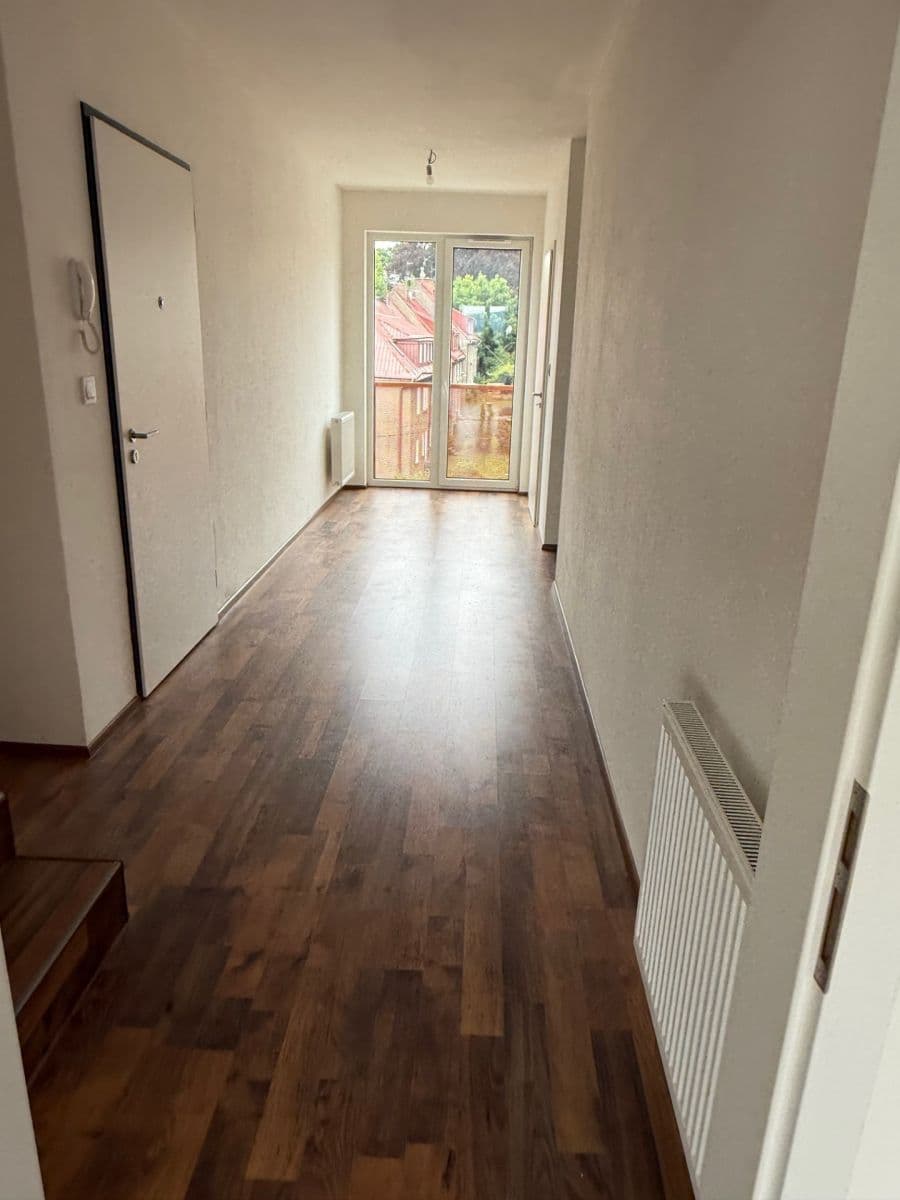 4 bedroom with open-plan kitchen flat to rent, 153 m², Na Perštýně, Liberec, Liberecký Region 4 bedroom with open-plan kitchen flat to rent, 153 m², Na Perštýně, Liberec, Liberecký Region