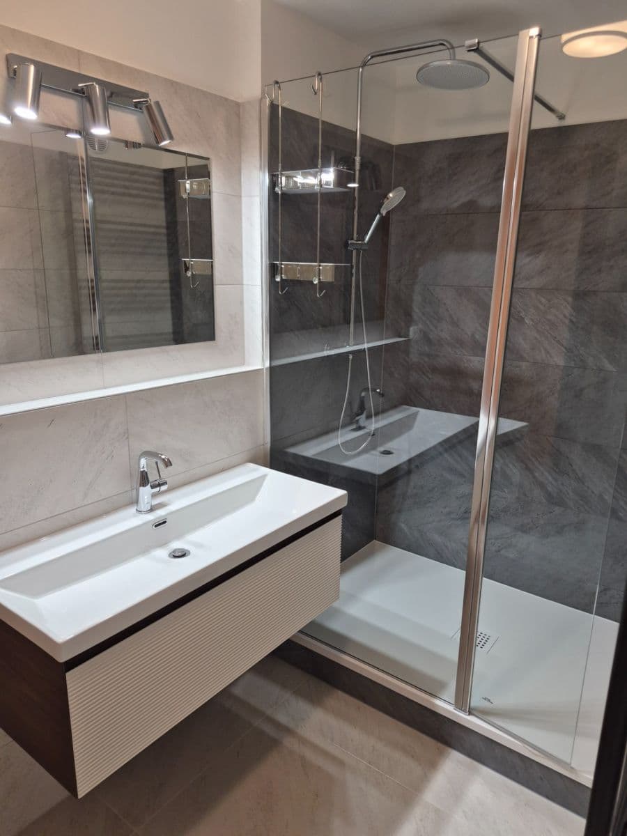 2 bedroom with open-plan kitchen flat to rent, 80 m², Běhounkova, Prague, Prague 2 bedroom with open-plan kitchen flat to rent, 80 m², Běhounkova, Prague, Prague