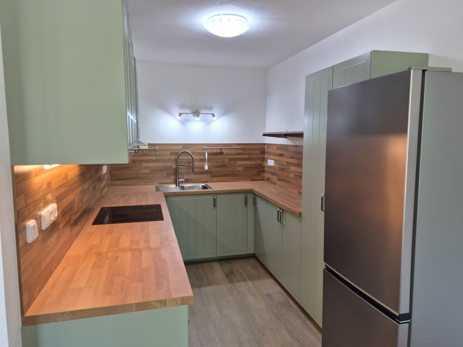 2 bedroom with open-plan kitchen flat to rent, 80 m², Běhounkova, Prague, Prague 2 bedroom with open-plan kitchen flat to rent, 80 m², Běhounkova, Prague, Prague