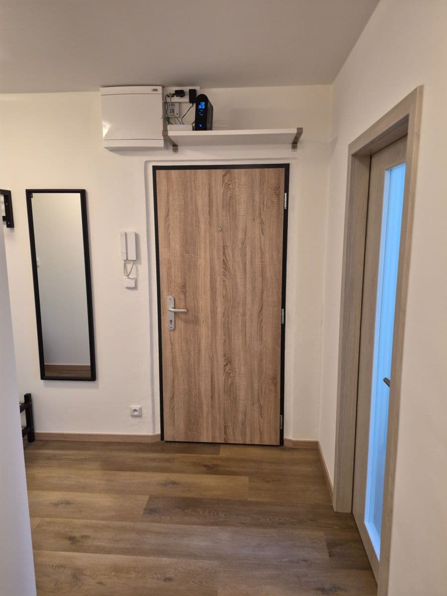 2 bedroom with open-plan kitchen flat to rent, 80 m², Běhounkova, Prague, Prague 2 bedroom with open-plan kitchen flat to rent, 80 m², Běhounkova, Prague, Prague