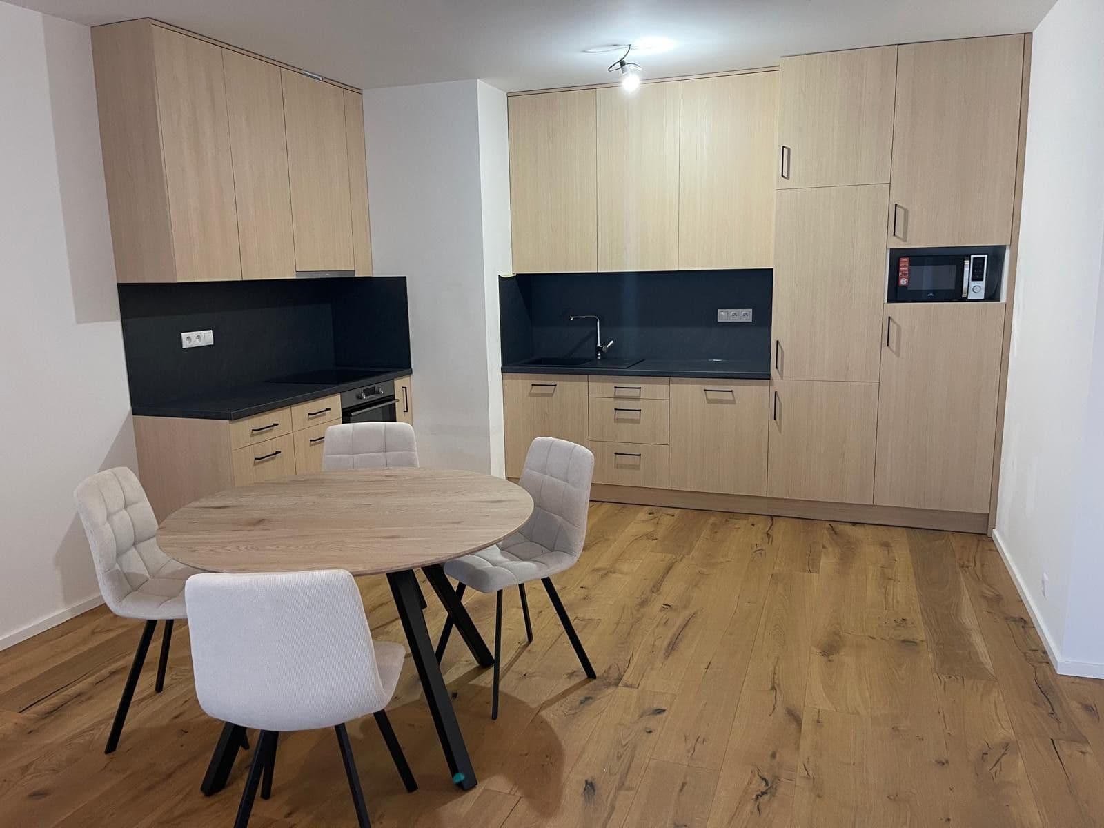 1 bedroom with open-plan kitchen flat to rent, 66 m², Ramonova, Prague, Prague 1 bedroom with open-plan kitchen flat to rent, 66 m², Ramonova, Prague, Prague