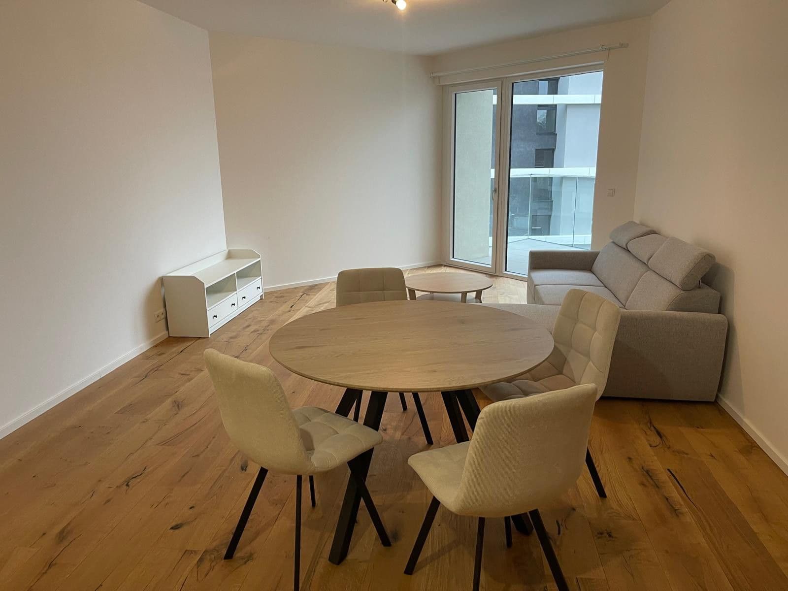 1 bedroom with open-plan kitchen flat to rent, 66 m², Ramonova, Prague, Prague 1 bedroom with open-plan kitchen flat to rent, 66 m², Ramonova, Prague, Prague