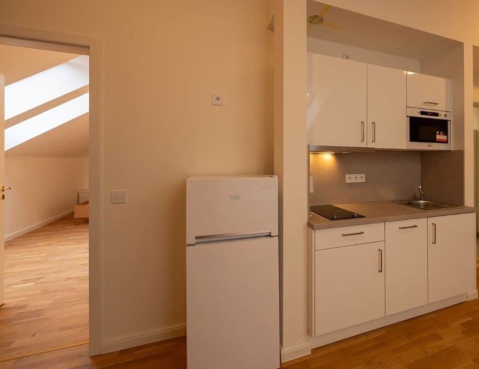 1 bedroom with open-plan kitchen flat to rent, 70 m², Varšavská, Prague, Prague 1 bedroom with open-plan kitchen flat to rent, 70 m², Varšavská, Prague, Prague