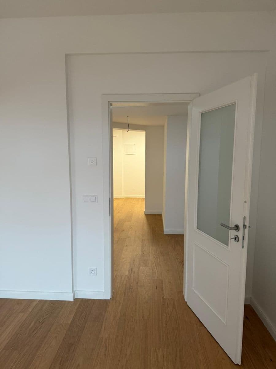 2 bedroom flat to rent, 82 m², Korunní, Prague, Prague 2 bedroom flat to rent, 82 m², Korunní, Prague, Prague