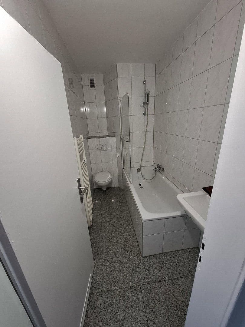 2 bedroom with open-plan kitchen flat to rent, 73 m², Hermannshöhe 24, Bochum, North Rhine-Westphalia 2 bedroom with open-plan kitchen flat to rent, 73 m², Hermannshöhe 24, Bochum, North Rhine-Westphalia