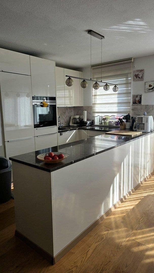 4 bedroom flat for sale, 93 m², Haar, Bavaria 4 bedroom flat for sale, 93 m², Haar, Bavaria