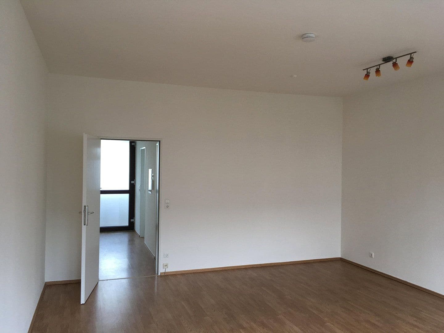 1 bedroom flat to rent, 45 m², Monschauer Str. 13, Düsseldorf, North Rhine-Westphalia 1 bedroom flat to rent, 45 m², Monschauer Str. 13, Düsseldorf, North Rhine-Westphalia