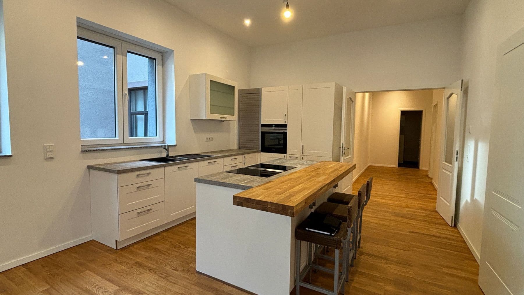 2 bedroom with open-plan kitchen flat to rent, 114 m², Frankfurt am Main, Hesse 2 bedroom with open-plan kitchen flat to rent, 114 m², Frankfurt am Main, Hesse