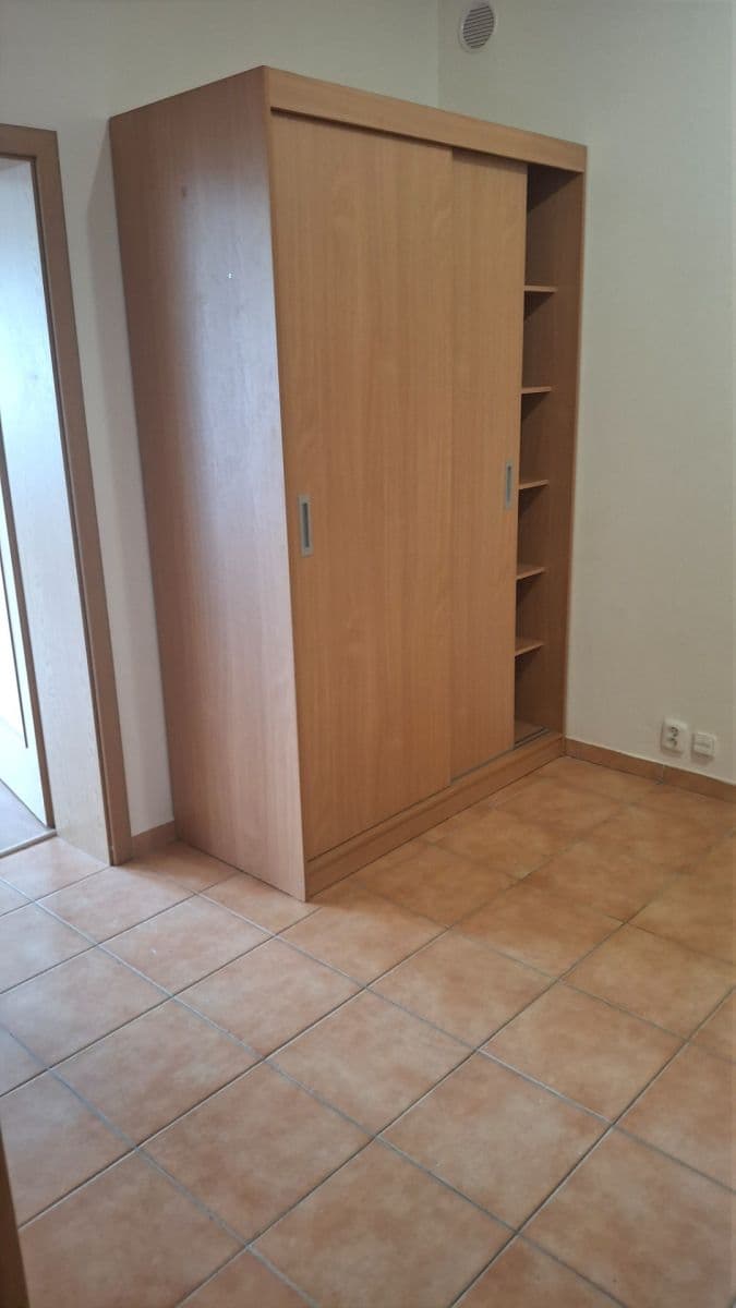 Studio flat to rent, 50 m², Platanová, Litoměřice, Ústecký Region Studio flat to rent, 50 m², Platanová, Litoměřice, Ústecký Region