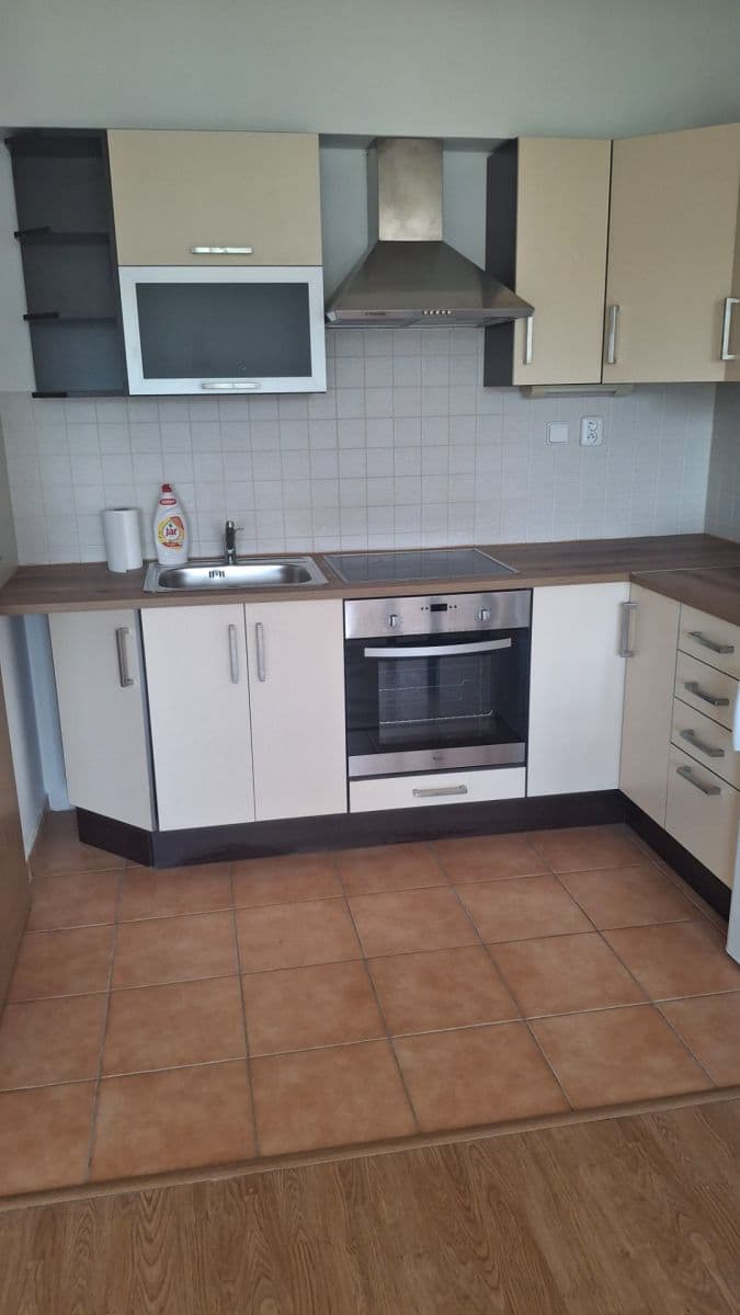 Studio flat to rent, 50 m², Platanová, Litoměřice, Ústecký Region Studio flat to rent, 50 m², Platanová, Litoměřice, Ústecký Region