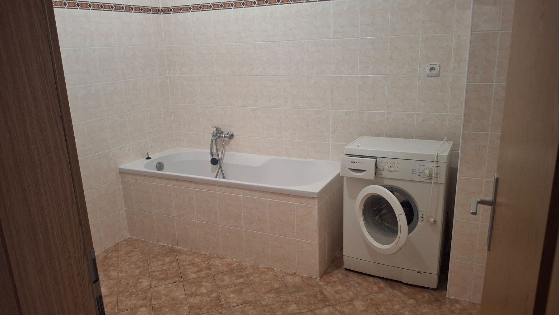 Studio flat to rent, 50 m², Platanová, Litoměřice, Ústecký Region Studio flat to rent, 50 m², Platanová, Litoměřice, Ústecký Region