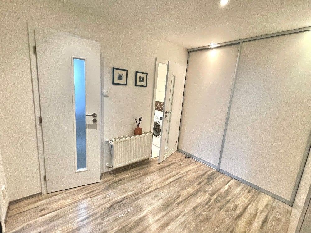 Studio flat to rent, 35 m², Limuzská, Prague, Prague Studio flat to rent, 35 m², Limuzská, Prague, Prague
