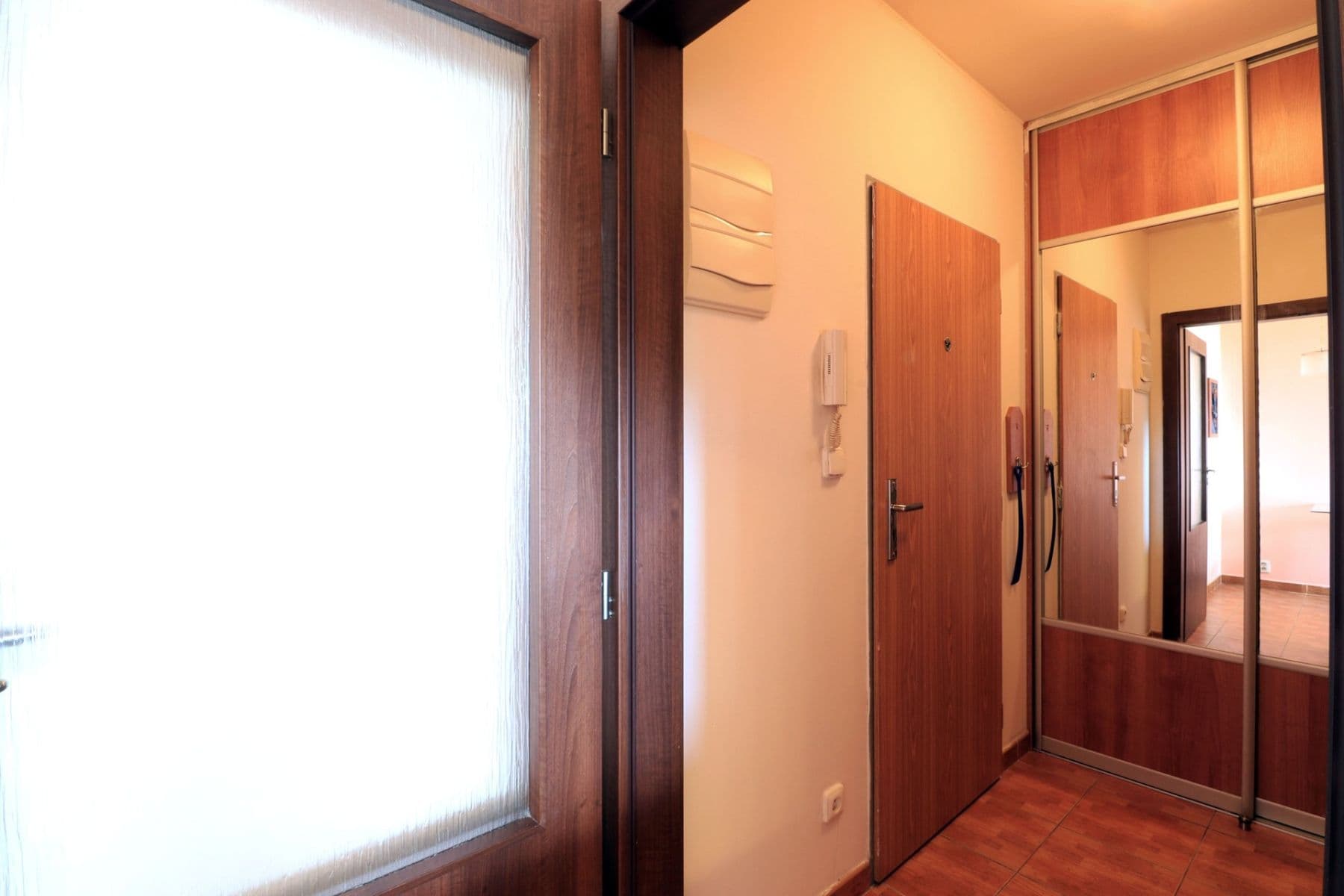Studio flat to rent, 32 m², V Honech, Klecany, Středočeský Region Studio flat to rent, 32 m², V Honech, Klecany, Středočeský Region