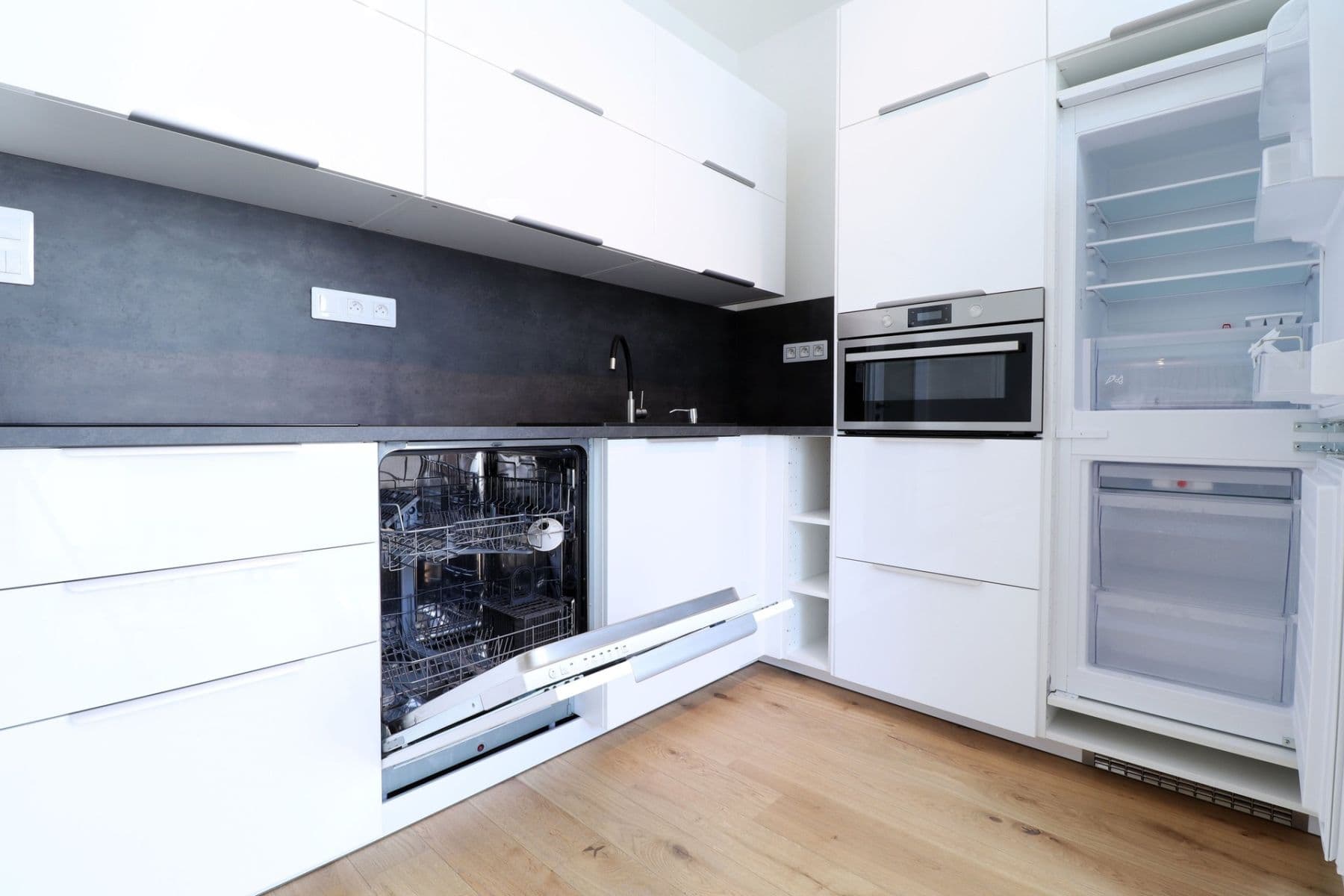 Studio flat to rent, 29 m², Nádražní, Prague, Prague Studio flat to rent, 29 m², Nádražní, Prague, Prague