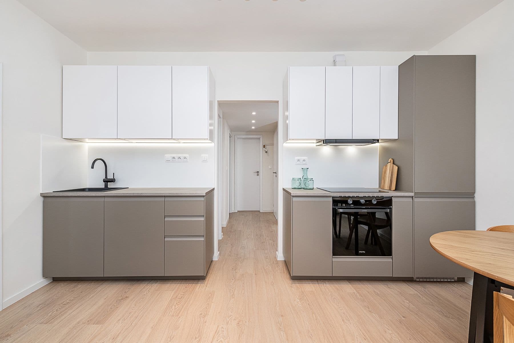3 bedroom with open-plan kitchen flat for sale, 70 m², Limuzská, Prague, Prague 3 bedroom with open-plan kitchen flat for sale, 70 m², Limuzská, Prague, Prague