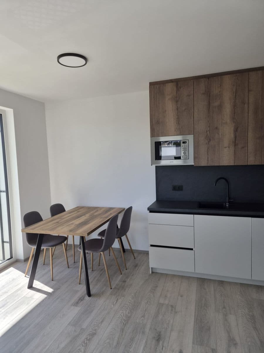 2 bedroom with open-plan kitchen flat to rent, 73 m², Blažimská, Prague, Prague 2 bedroom with open-plan kitchen flat to rent, 73 m², Blažimská, Prague, Prague