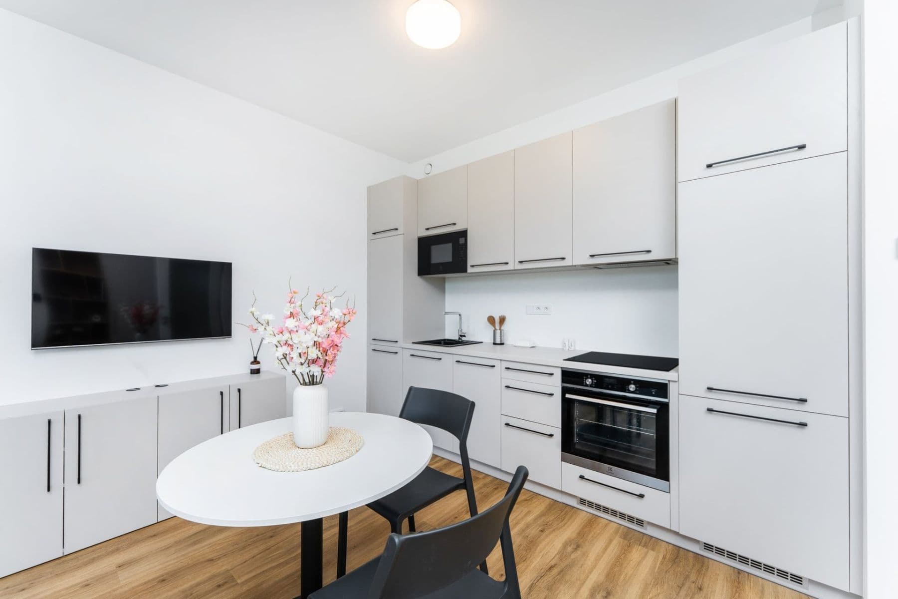 Studio flat to rent, 42 m², Odkolkova, Prague, Prague Studio flat to rent, 42 m², Odkolkova, Prague, Prague