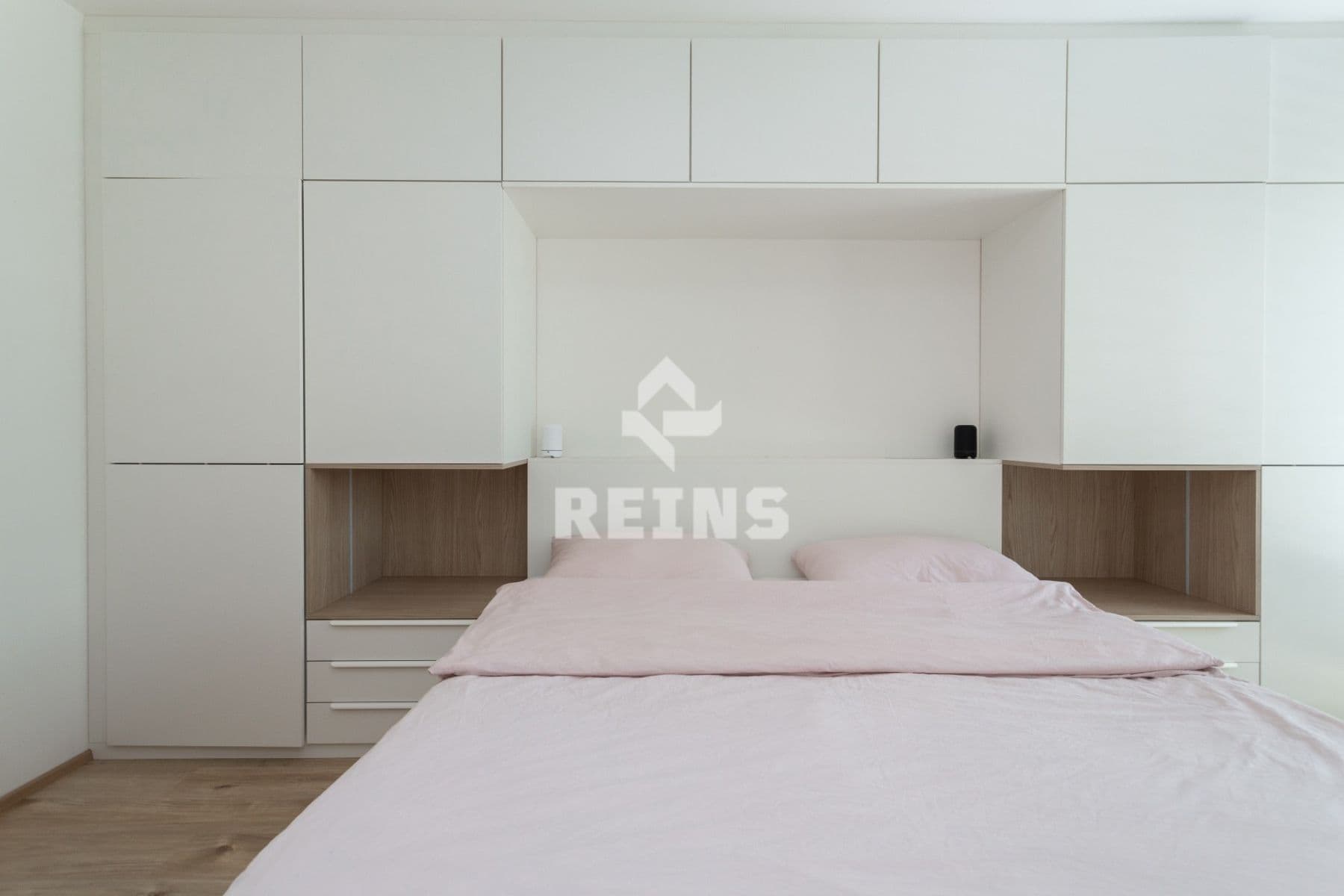 3 bedroom with open-plan kitchen flat for sale, 140 m², Hornoměcholupská, Prague, Prague 3 bedroom with open-plan kitchen flat for sale, 140 m², Hornoměcholupská, Prague, Prague