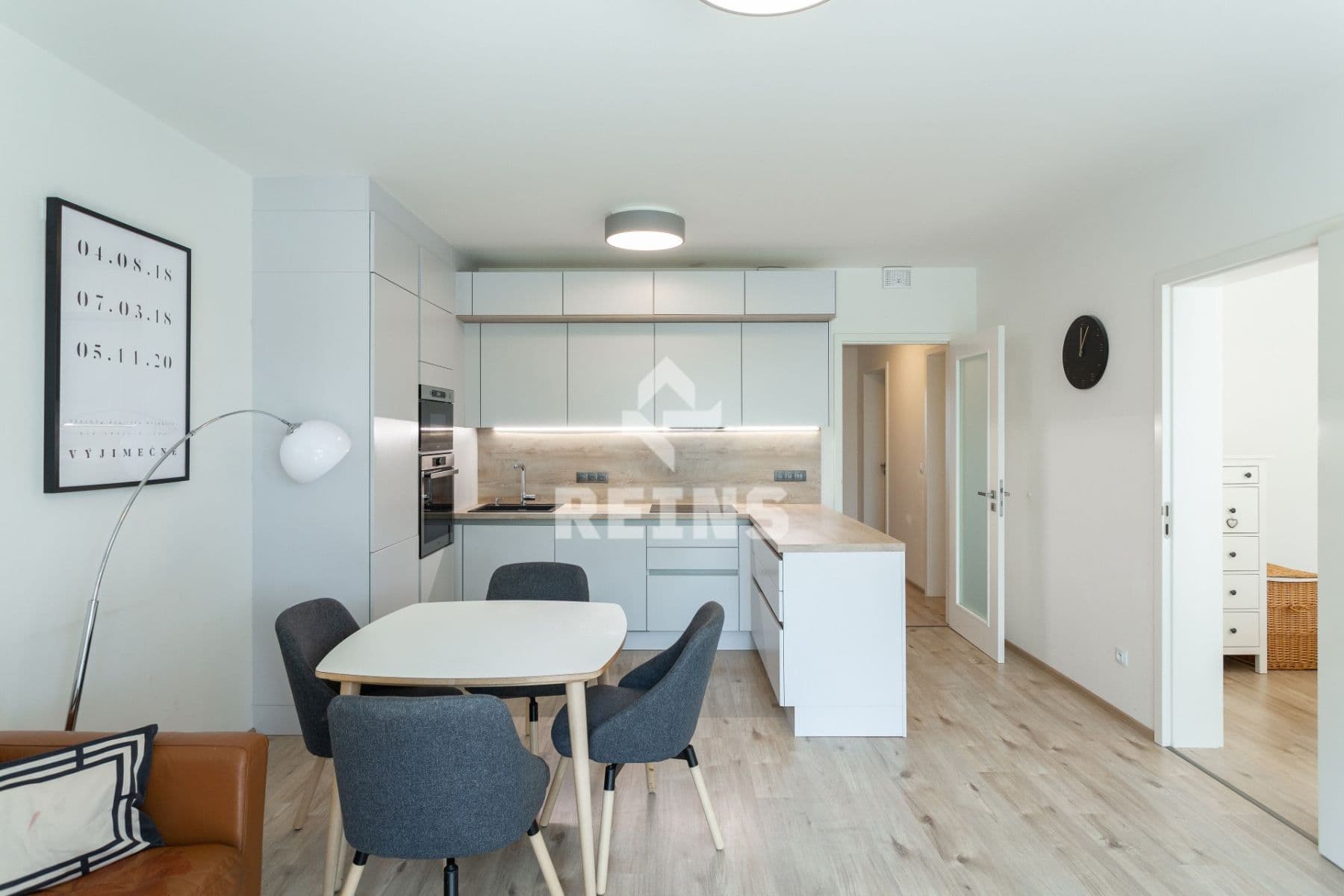 3 bedroom with open-plan kitchen flat for sale, 140 m², Hornoměcholupská, Prague, Prague 3 bedroom with open-plan kitchen flat for sale, 140 m², Hornoměcholupská, Prague, Prague