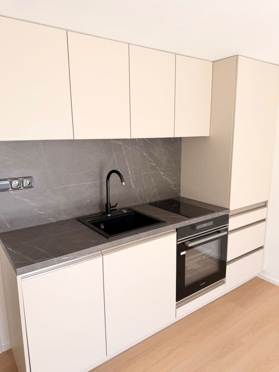 2 bedroom with open-plan kitchen flat to rent, 45 m², Končinská, Litomyšl, Pardubický Region 2 bedroom with open-plan kitchen flat to rent, 45 m², Končinská, Litomyšl, Pardubický Region