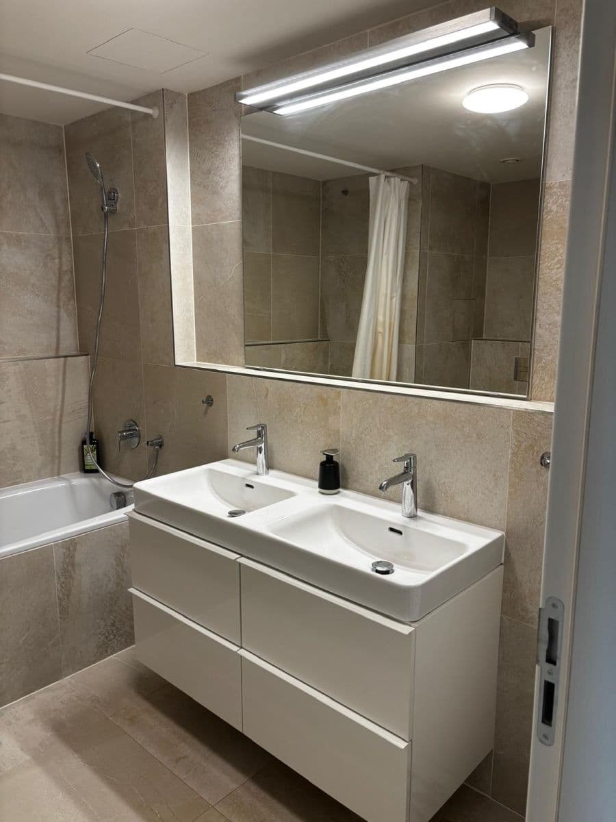 2 bedroom with open-plan kitchen flat to rent, 104 m², Nuselská, Prague, Prague 2 bedroom with open-plan kitchen flat to rent, 104 m², Nuselská, Prague, Prague