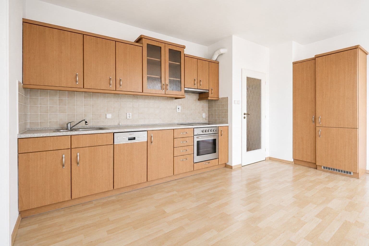 1 bedroom with open-plan kitchen flat to rent, 56 m², Vinohradská, Prague, Prague 1 bedroom with open-plan kitchen flat to rent, 56 m², Vinohradská, Prague, Prague