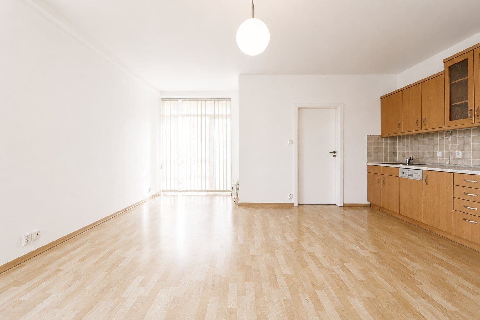 1 bedroom with open-plan kitchen flat to rent, 56 m², Vinohradská, Prague, Prague 1 bedroom with open-plan kitchen flat to rent, 56 m², Vinohradská, Prague, Prague