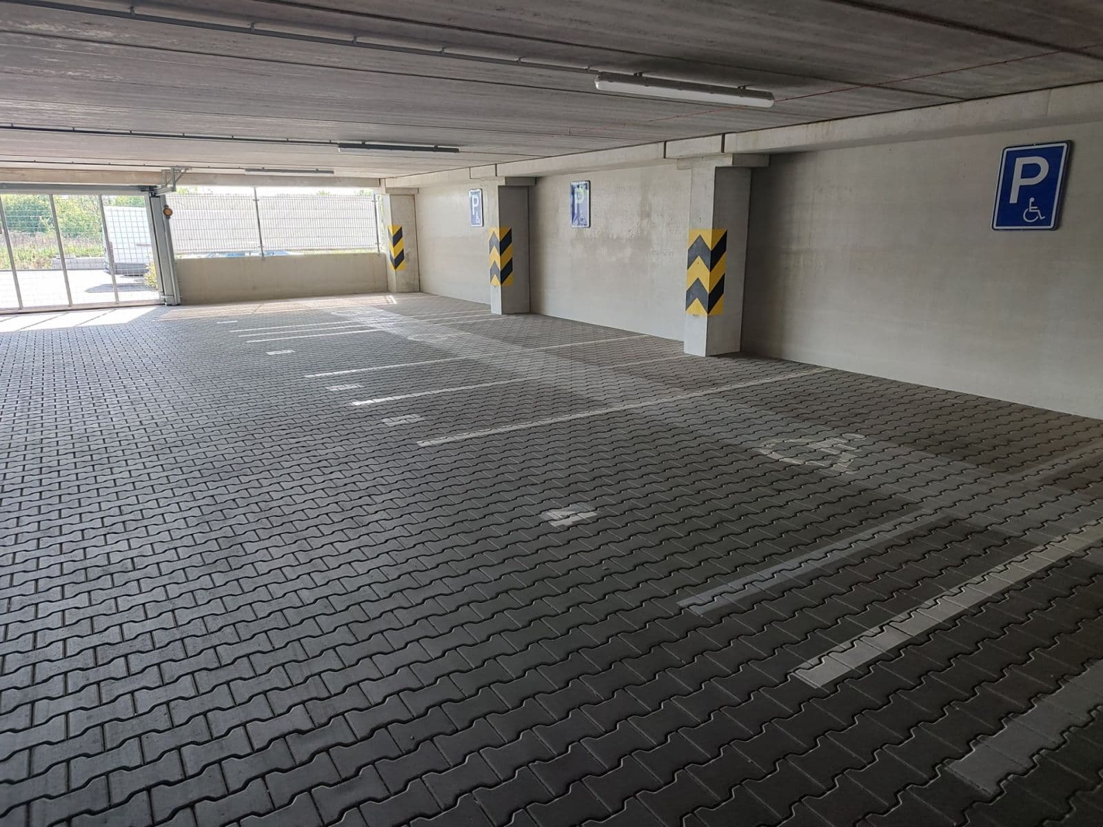 garage to rent, 17 m², Bryksova, Prague, Prague garage to rent, 17 m², Bryksova, Prague, Prague