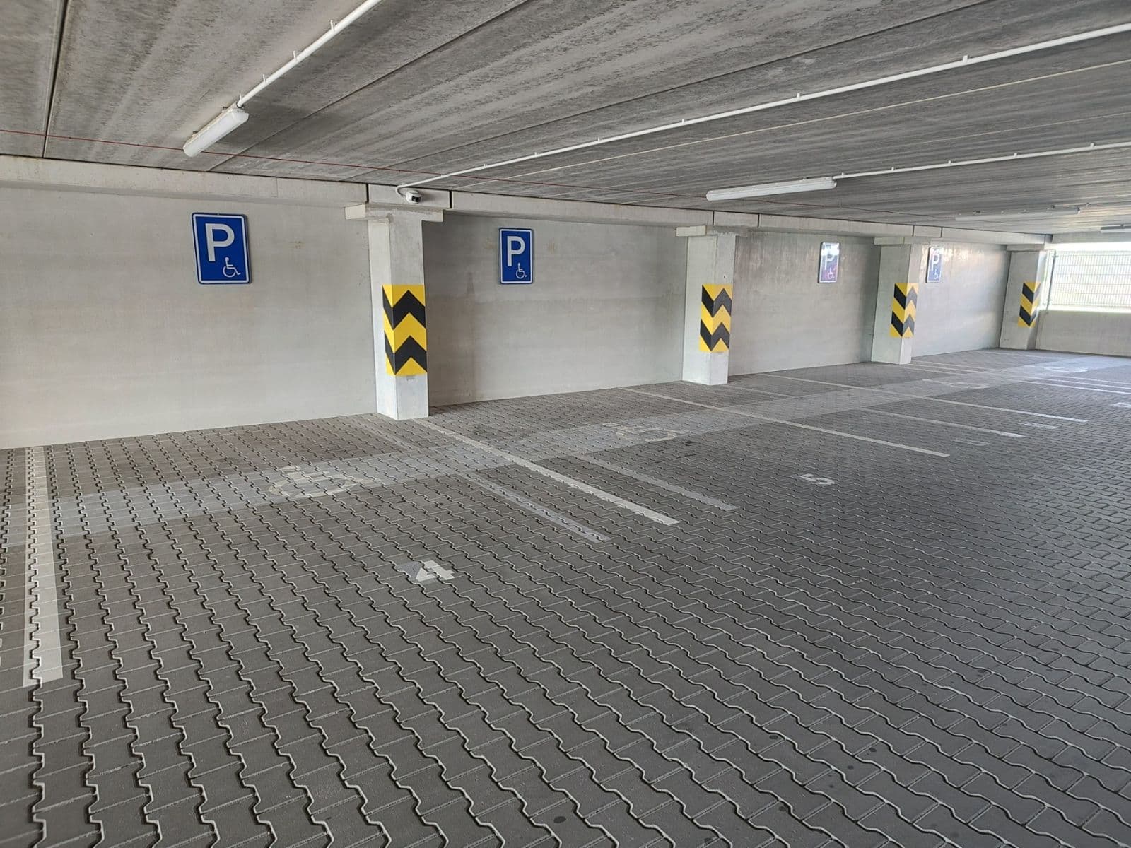 garage to rent, 17 m², Bryksova, Prague, Prague garage to rent, 17 m², Bryksova, Prague, Prague