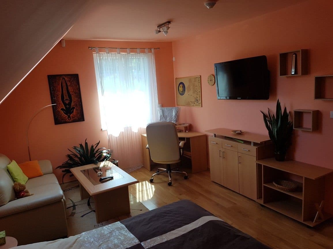 2 bedroom with open-plan kitchen flat to rent, 102 m², Mezouň, Středočeský Region 2 bedroom with open-plan kitchen flat to rent, 102 m², Mezouň, Středočeský Region