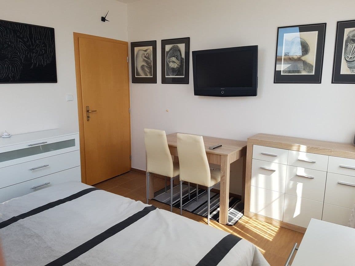 2 bedroom with open-plan kitchen flat to rent, 102 m², Mezouň, Středočeský Region 2 bedroom with open-plan kitchen flat to rent, 102 m², Mezouň, Středočeský Region