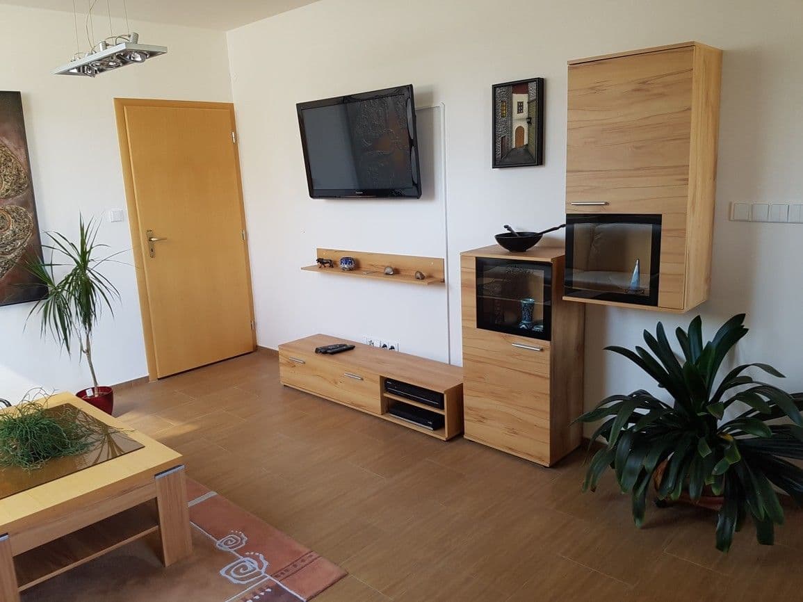 2 bedroom with open-plan kitchen flat to rent, 102 m², Mezouň, Středočeský Region 2 bedroom with open-plan kitchen flat to rent, 102 m², Mezouň, Středočeský Region